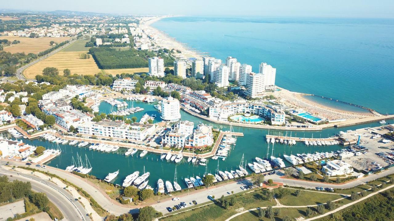 Portoverde Luxury Houseboat Misano Adriatico Exteriör bild